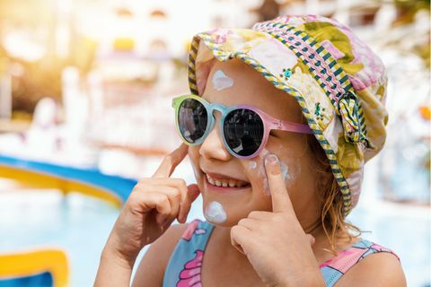 Sonnenschutz für Kinder: 4 Tipps für die heißen Sommertage