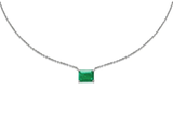 Nicht nur Diamanten, auch Edelsteine lassen sich im Labor nachzüchten. So auch dieser Emerald in einer Vier-Krappen-Fassung, der an einer zartgliedrigen Kette leuchtet. "Malia"-Halskette von LM Studio, kostet 1850 Euro. 
