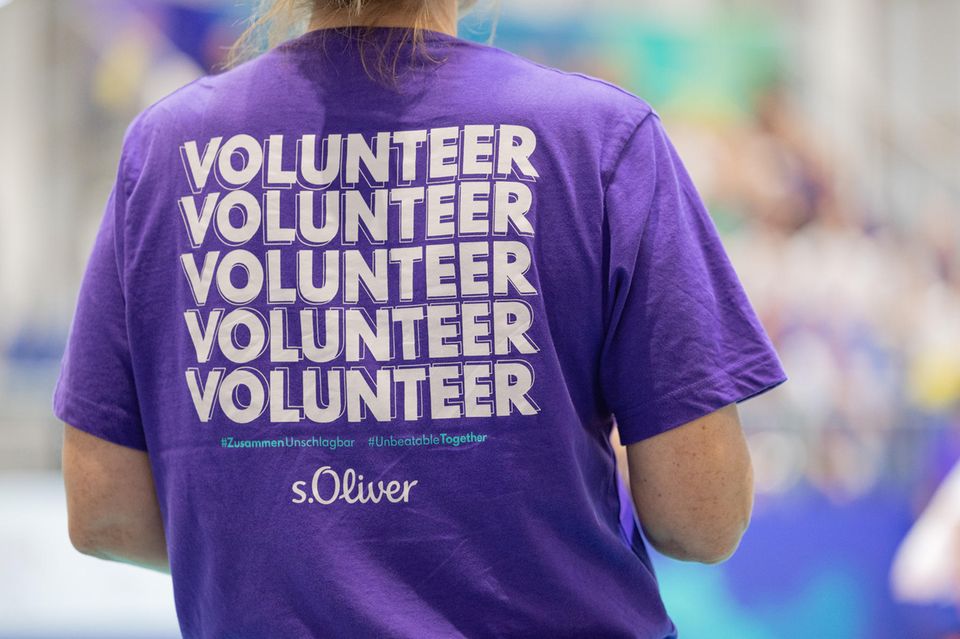 Special Olympics: Rückenansicht des lila Volunteer-T-Shirts