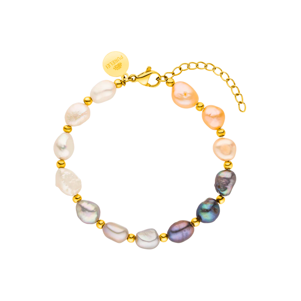 Sommerliche Perlen, aneinandergereiht mit Farbverlauf, lassen unsere Mood wie die Temperaturen noch oben klettern. Pearly Armband von Purelei, um 40 Euro.