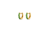 Diese Creolen beweisen, dass farbiger Schmuck zeitlos sein kann. Der grüne Tasvorit ist ein wahres Highlight dieser Ohrringe – gefasst sind sie in 585er Gelbgold. Creolen von Guia, um 599 Euro.