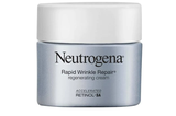 ... und die gibt es tatsächlich in der Drogerie zu kaufen! Nicole Kidmans Beauty-Liebling ist die "Rapid Wrinkle Repair Creme" von Neutrogena. Der Retinol-Wirkstoff hilft nicht nur, kleine Fältchen effektiv zu bekämpfen, sondern mindert ebenfalls stark pigmentierte Hautstellen. Zusätzlich versorgt die Creme die Haut mit Feuchtigkeit und gibt ihr einen schönen Glow. 