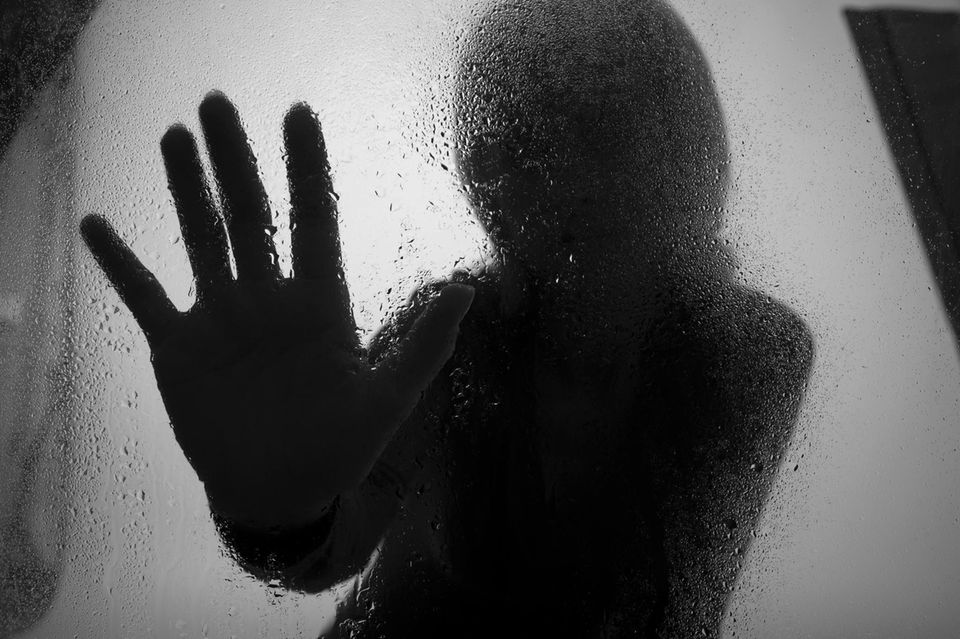 Glass Child Wer als "gläsernes Kind" aufwächst, spürt die Folgen noch im Erwachsenenalter