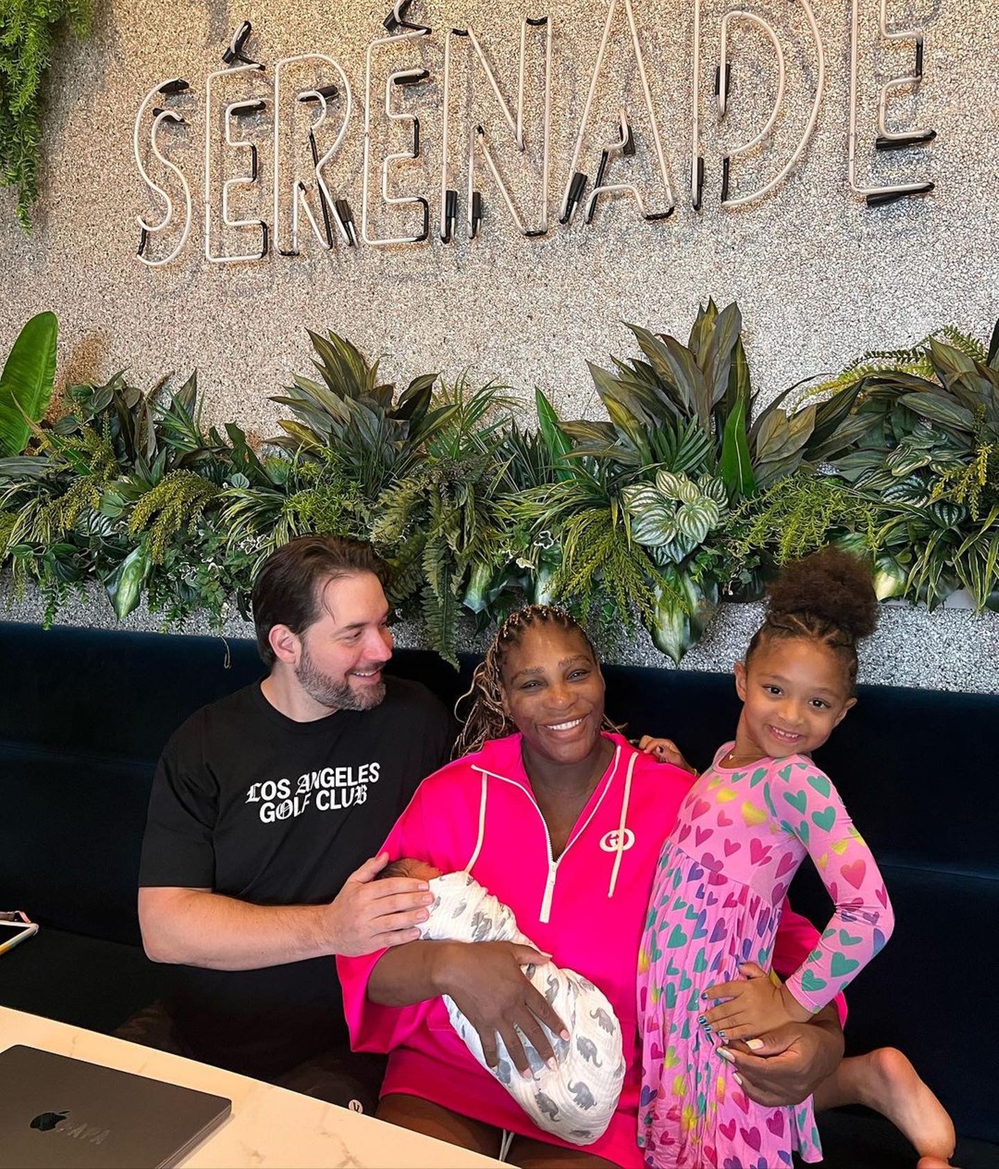 Promi-Babys: Serena Wiliams mit Alexis Ohanian und den zwei Kindern