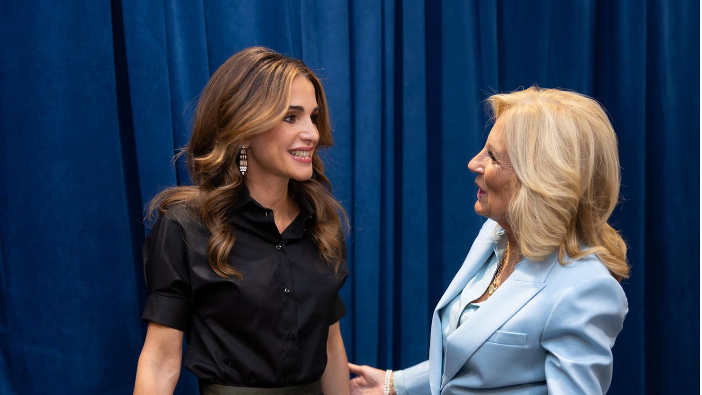 Dr. Jill Biden: Hier Stehen Sich Rania Und Jill Biden Modisch In Nichts ...