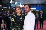 Royaler Fashion-Glamour in London. Prinzessin Beatrice und Edoardo Mapelli Mozzi besuchen gemeinsam die Modenschau von Vogue World im Rahmen der London Fashion Week. Beatrice begeistert dabei in einem Cape-Kleid von Richard Quinn.