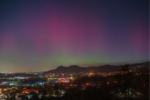 Aurora Borealis : Wie können wir die pinken Polarlichter über Deutschland sehen?