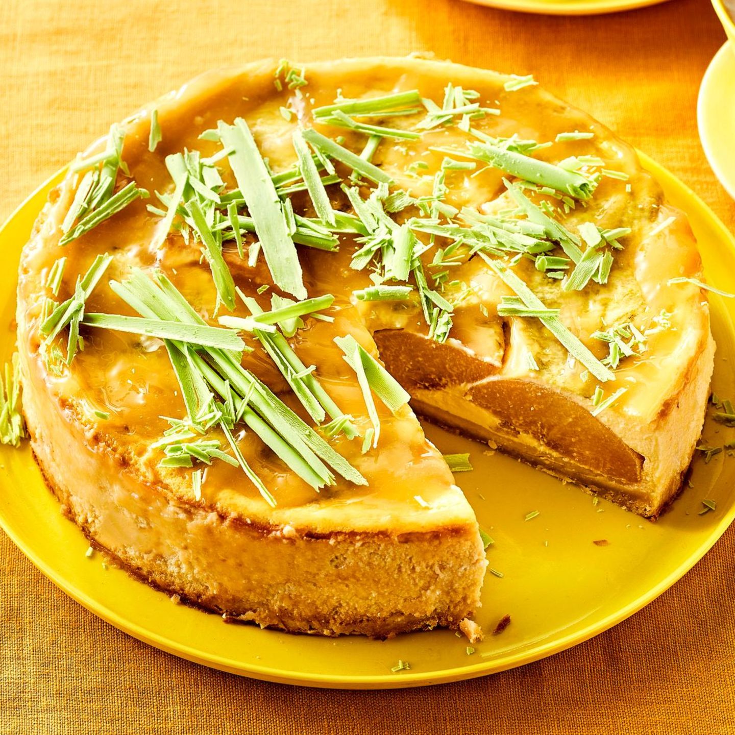 Quitten-Rahm-Kuchen mit Matcha-Schokolade