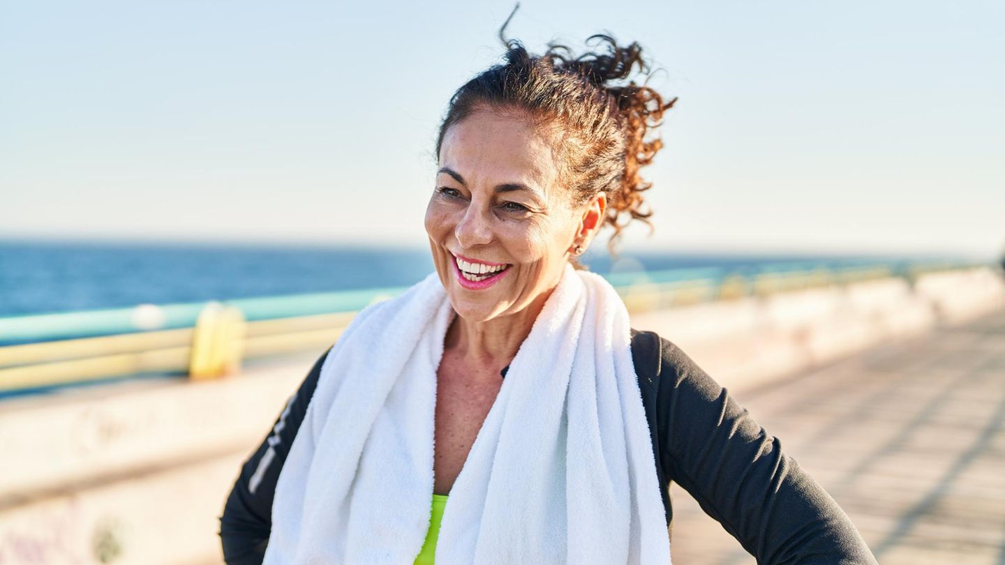 Hitzewallungen-in-den-Wechseljahren-Ist-nur-mir-gerade-so-hei-Das-typischste-Symptom-der-Menopause