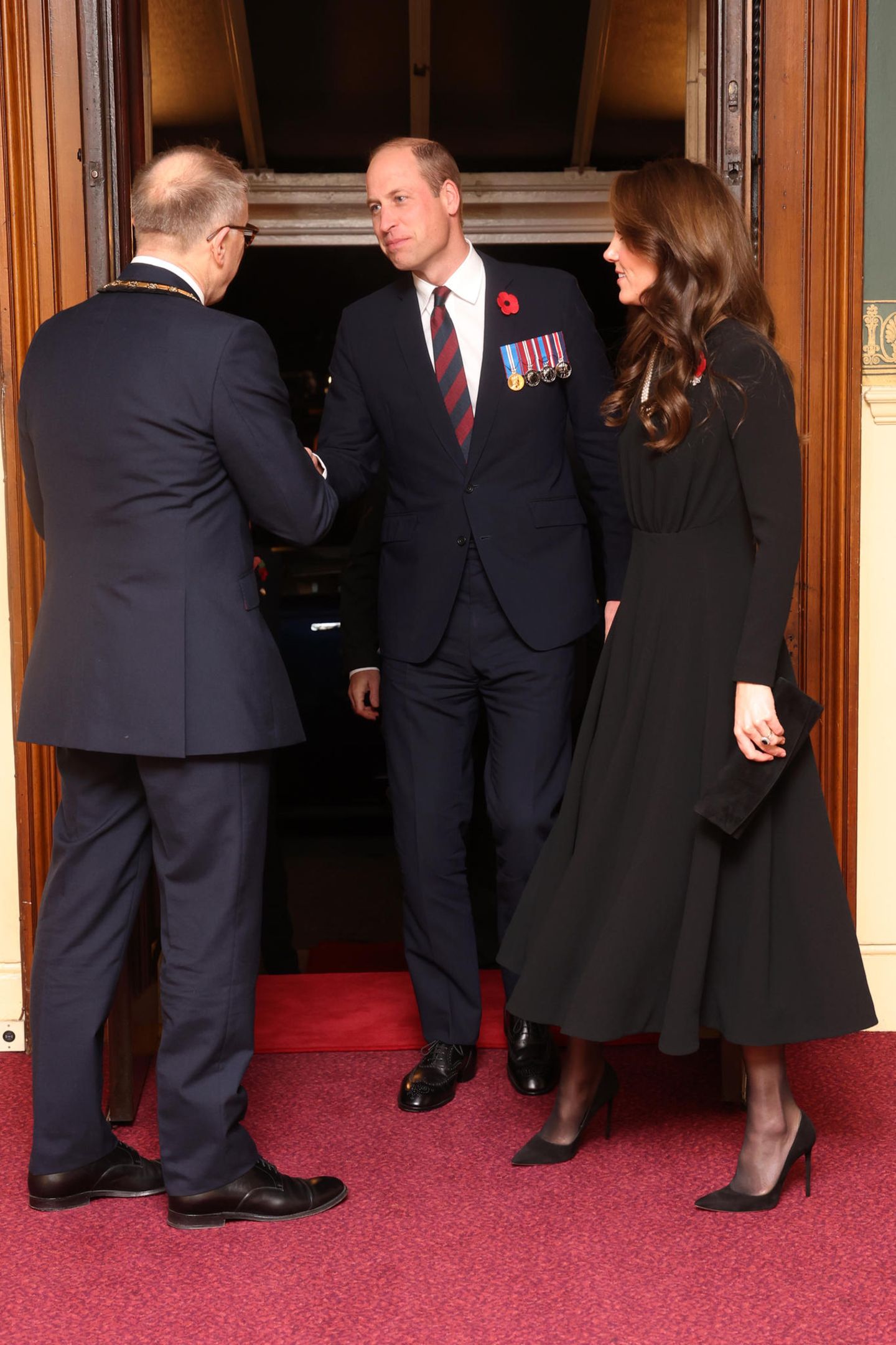 Ihm Rahmen des Remembrance Day am 11. November besucht Catherine, Princess of Wales, zusammen mit William und weiteren hochrangigen Mitgliedern der königlichen Familie das traditionelle "Festival der Erinnerung" in der Royal Albert Hall in London.