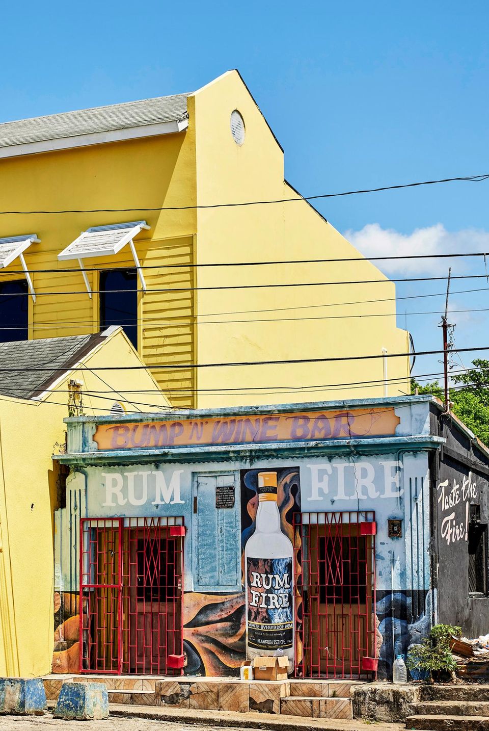 Jamaika: typische Rum-Bar