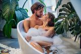 Sexstellungen, mit denen dir im Winter heiß wird: Das heiße Badeerlebnis