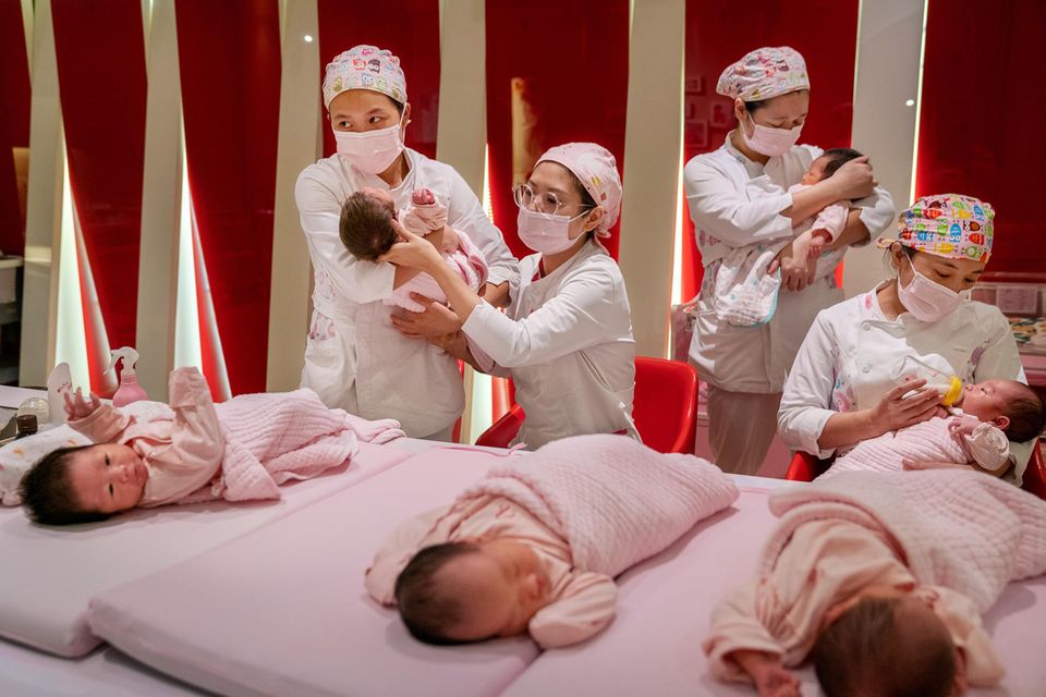 Unicef Foto des Jahres 2023: Nannys mit Babys in China