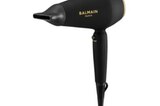 Hottie! Der „Professional Blowdryer Black“ von Balmain Paris für ungefähr 255 Euro ist DER Geheimtipp für die perfekte Holiday-Frisur.
