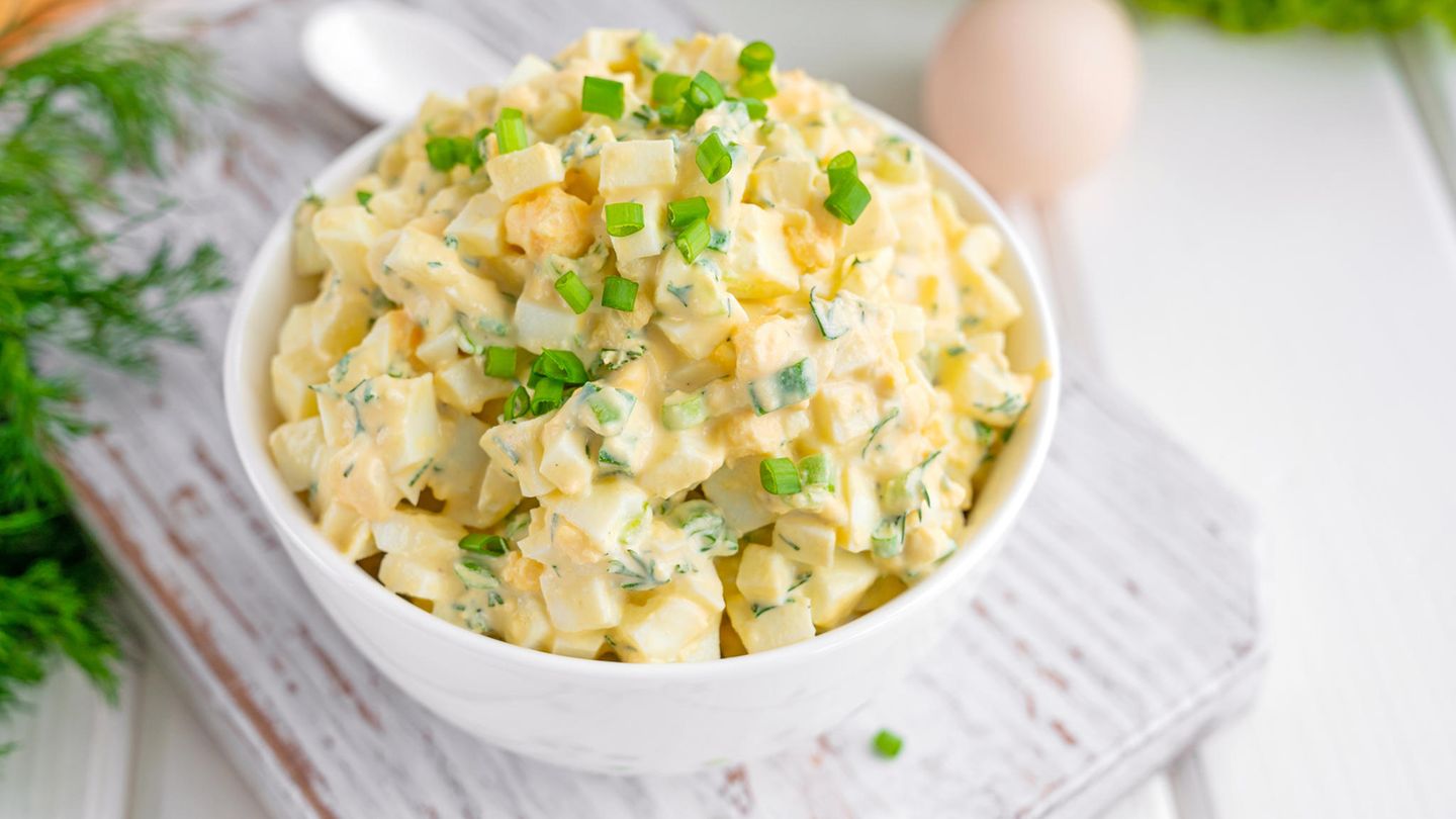 Perfekt für den Osterbrunch: Schneller Salat mit Ei und Mayonnaise