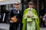 Die Haute Couture Fashion Week in Paris sorgt für absolute Mode-Highlights, und das nicht nur auf dem Runway. Wie stylisch die Besucher:innen auf den Straßen unterwegs waren, zeigen uns unter anderem Iryna Thater und Salome Chaboki.