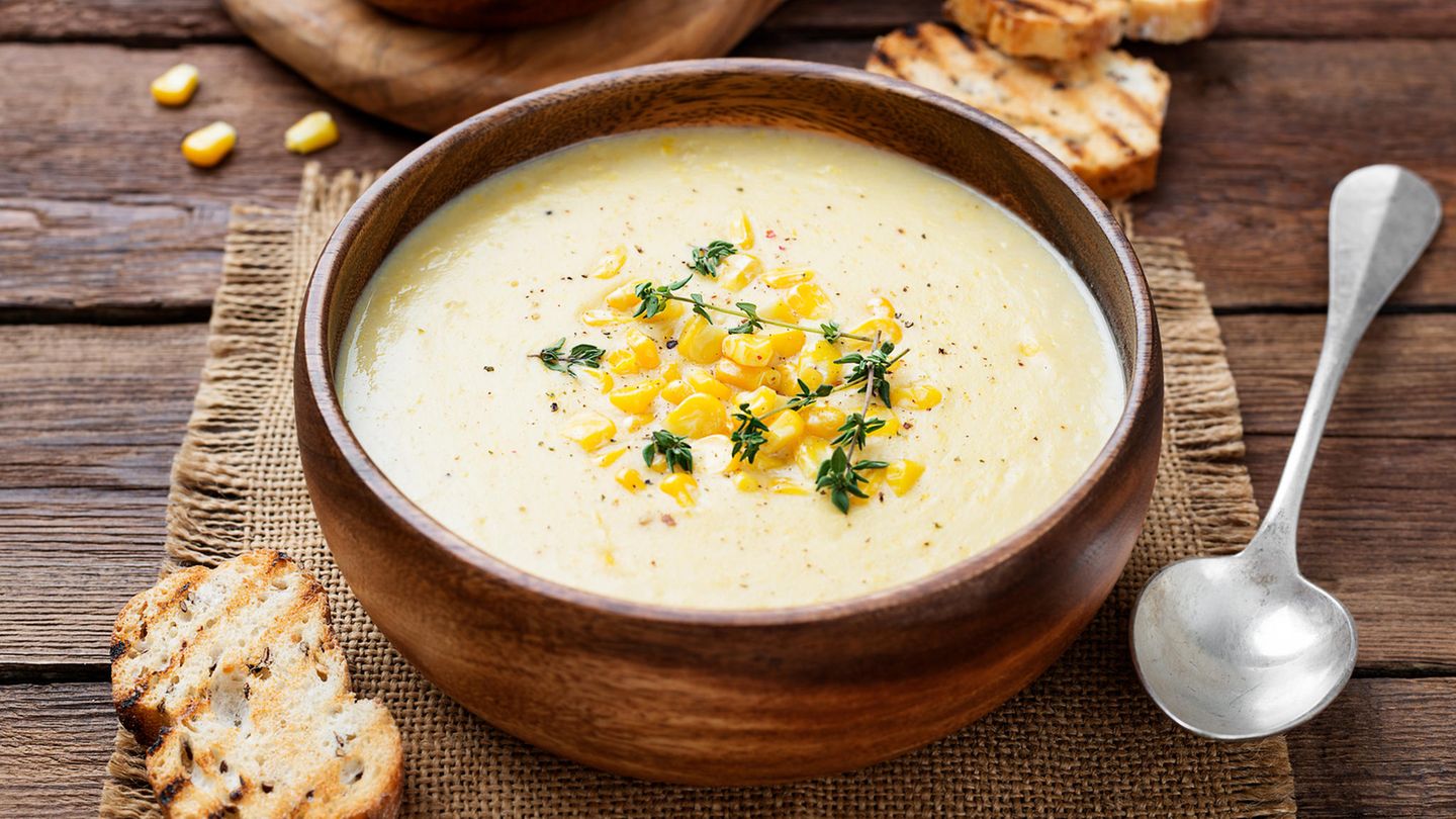 Besonders lecker im Winter: Cremige 3-Zutaten-Maissuppe in nur 10 ... Besonders lecker im Winter: Cremige 3-Zutaten-Maissuppe in nur 10 ...
