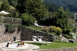 Hotel Tyrol außenliegender Garten Whirlpool