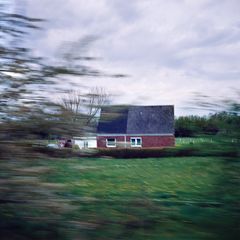 Fotoprojekt "Das Fenster zur Hecke": Das Haus der Großeltern von Antine
