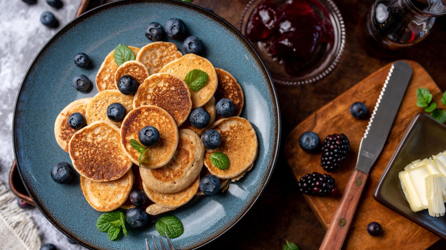 Fr-hst-cks-Blitzrezept-So-macht-ihr-leckere-Mini-Pancakes-in-nur-wenigen-Sekunden