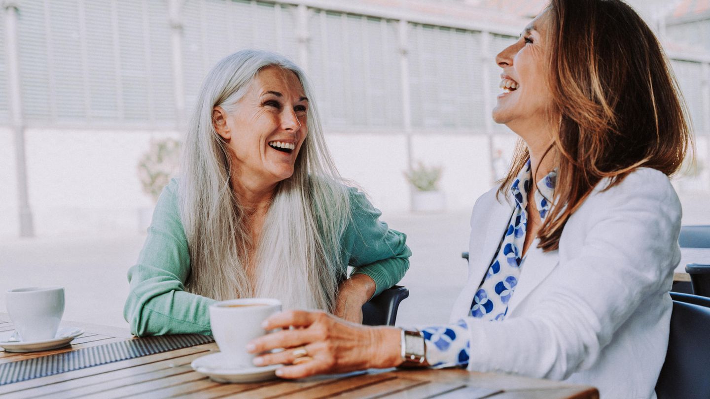 Happy-mit-50-5-Tipps-f-r-mehr-Zufriedenheit-in-der-Lebensmitte