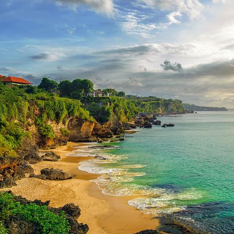Schöner Strand auf Bali: 3 günstige Urlaubsziele für Solo-Reisende