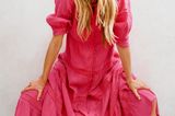 Der "Barbie"-Sommer mag zwar vorbei sein, doch die Farbe Pink hat immer noch einen ganz besonderen Ort in unseren Fashion-Herzen! Gestuftes Maxikleid aus Biobaumwolle mit Volant und Lochstickerei: Fabienne Chapot
