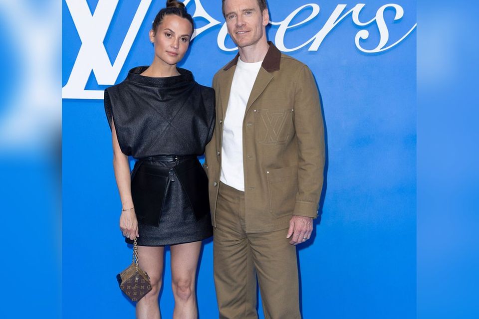 Alicia Vikander und Michael Fassbender bei der Louis-Vuitton-Männermodenschau in Paris.