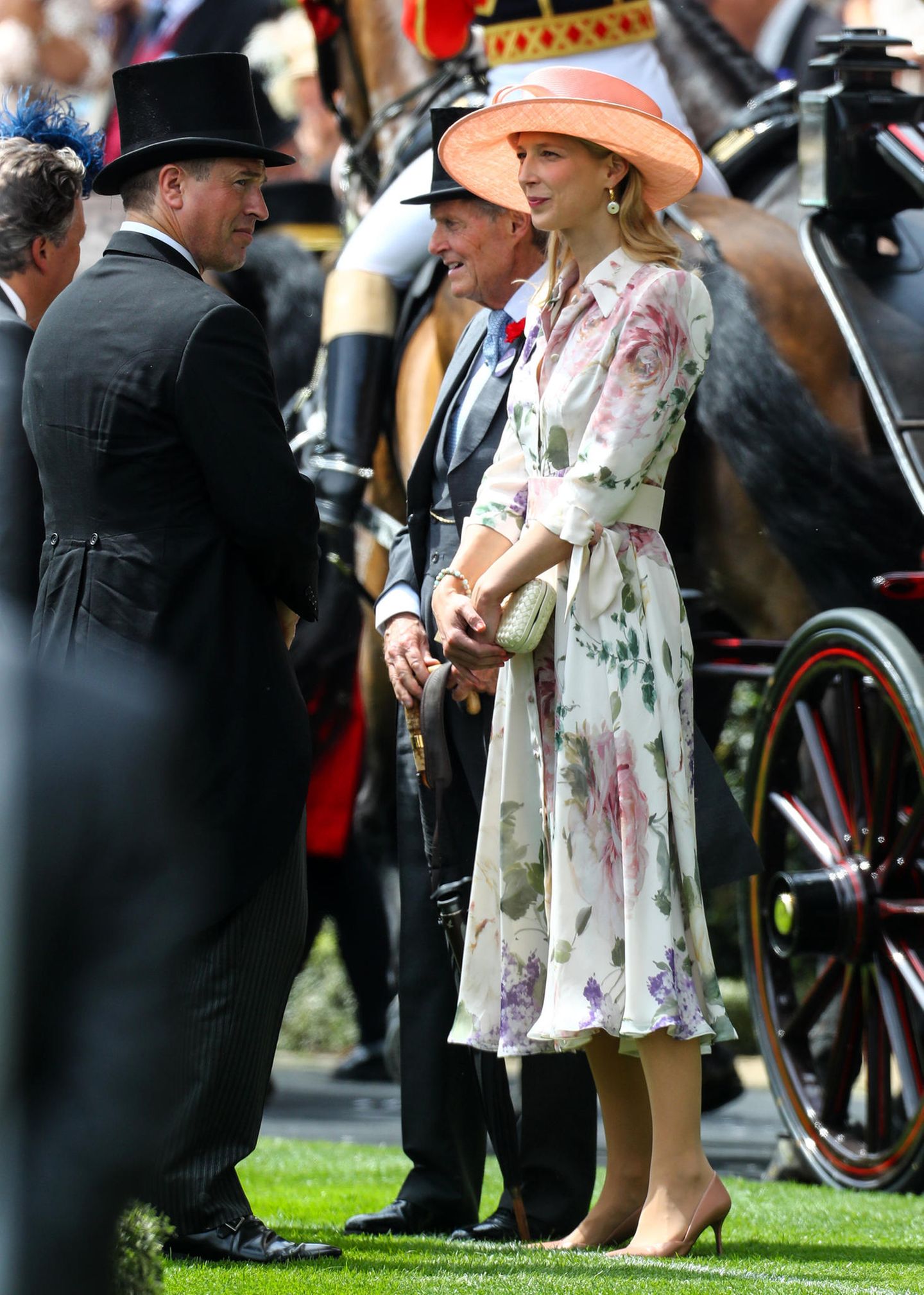Auch wenn ihr der erste Besuch Ascots nach dem Tod ihres Mannes Thomas Kongston im Februar noch schwerfallen dürfte, sieht Lady Gabriella Windsor im eleganten Seidenkleid beinahe fröhlich aus.