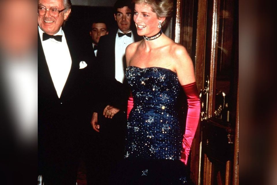 Dieses Kleid von Prinzessin Diana wurde versteigert.
