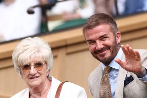 David Beckham mit seiner Mutter Sandra am ersten Wimbledon-Tag.
