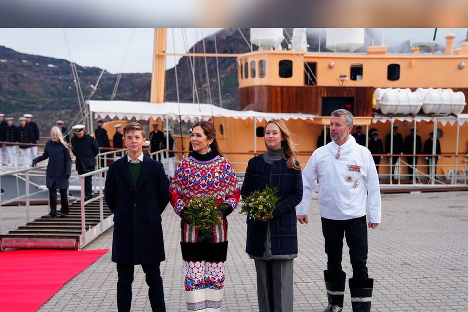 König Frederik und Königin Mary setzten am vierten Tag ihres Grönland-Besuchs auf die traditionelle Nationaltracht.