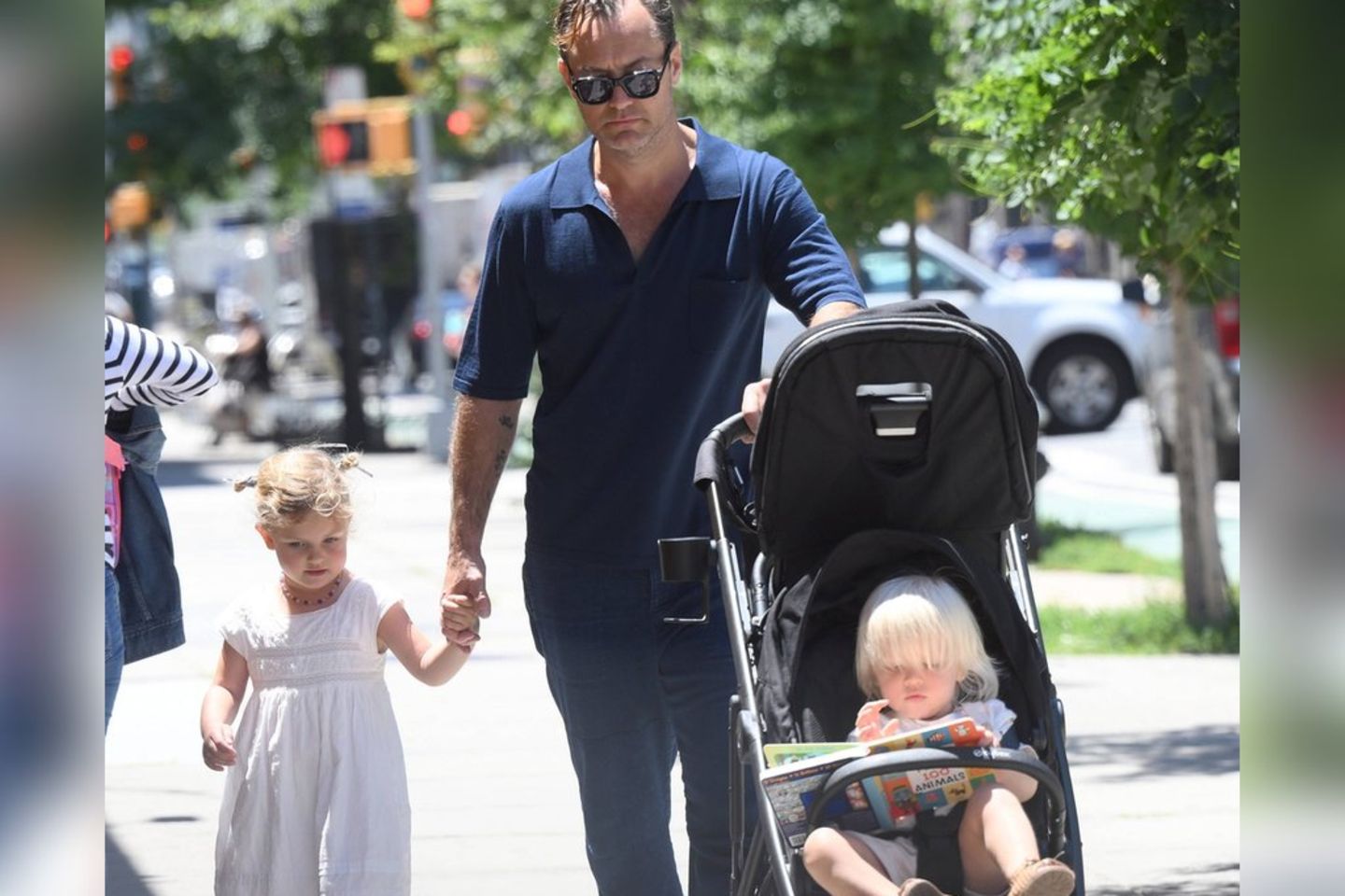 Unterwegs mit seinen beiden jüngsten Kindern: Jude Law
