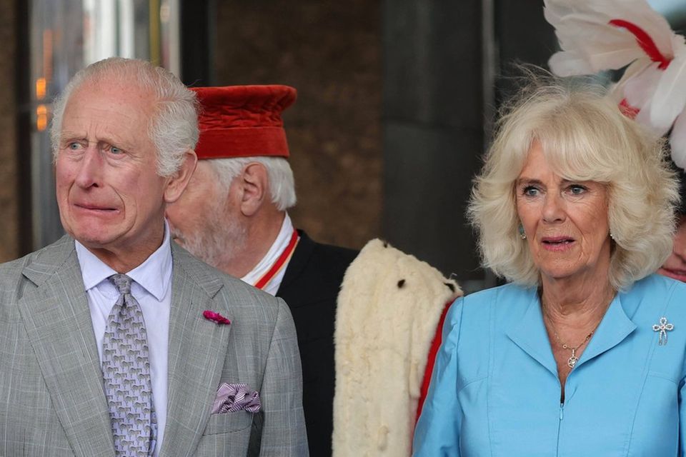 Schreck für König Charles und seine Ehefrau Camilla: Bei einem Termin auf der Insel Jersey wurden sie plötzlich von ihren Sich