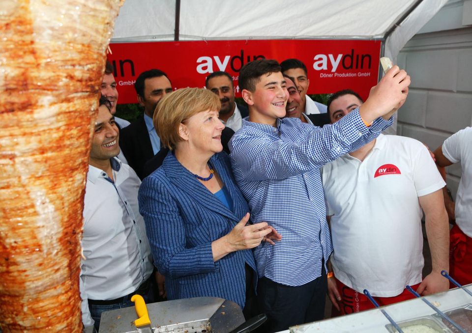 Angela Merkel: im Döner Imbiss