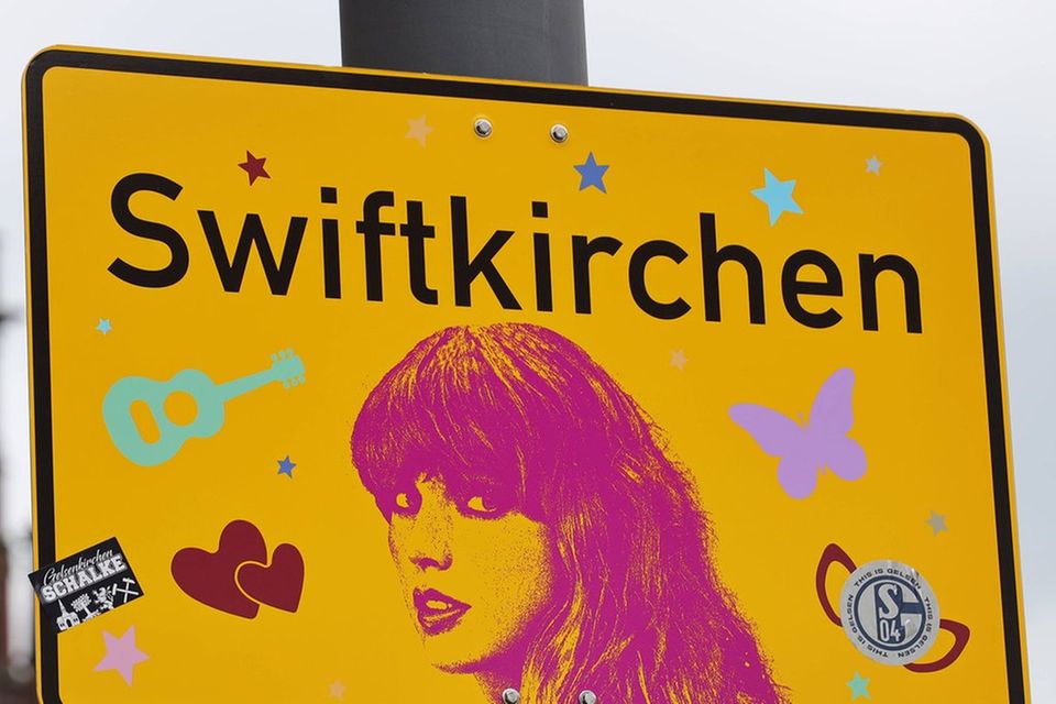 Gelsenkirchen hat sich zu Ehren von Taylor Swift kurzfristig in "Swiftkirchen" umbenannt.