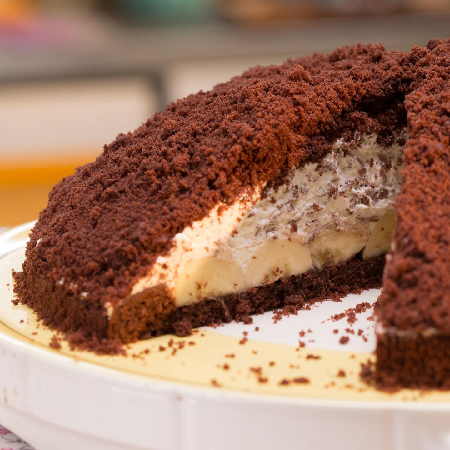 Maulwurfkuchen mit Banane im Anschnitt