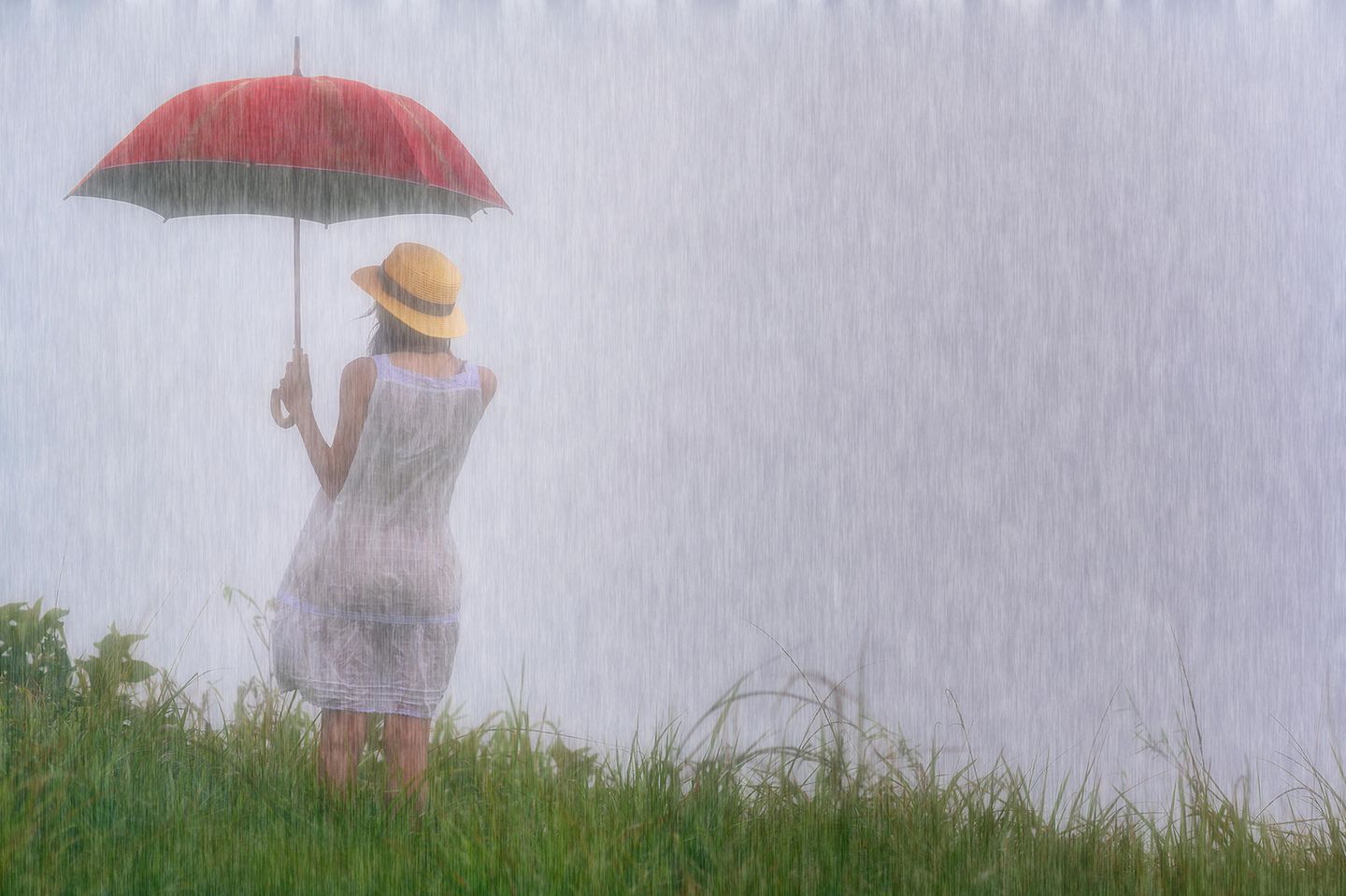 Psychology: Eine Frau im Regen