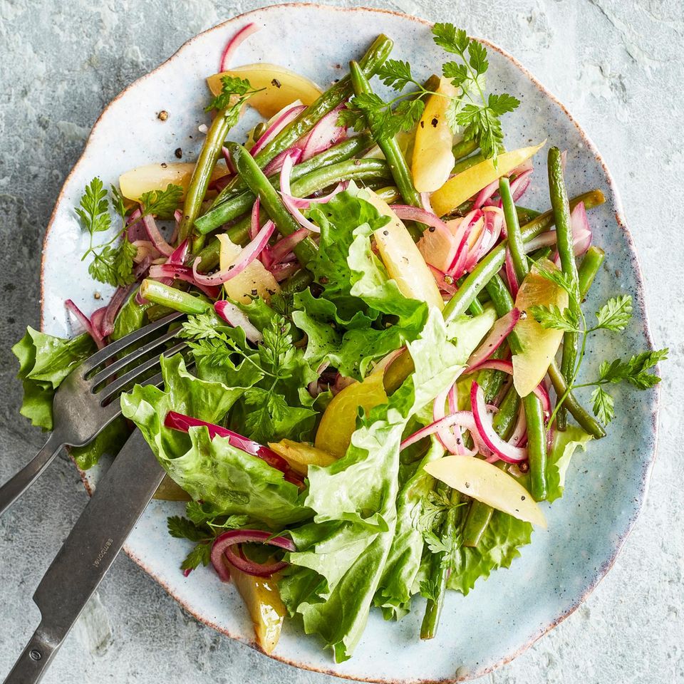 Grüne-Bohnen-Salat mit gelben Pflaumen | BRIGITTE.de