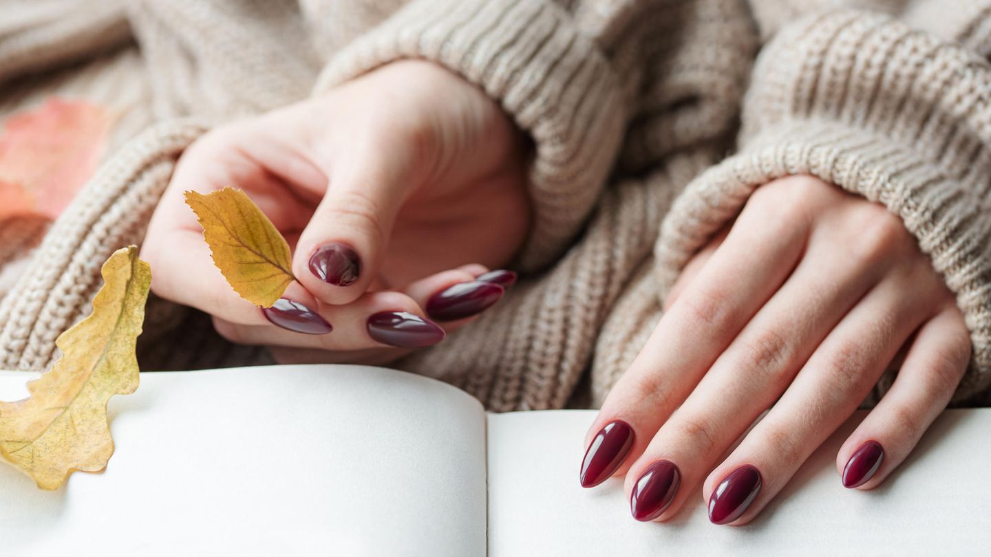 Im-Herbst-Winter-2024-Diese-3-Nagellack-Trends-sind-diese-Saison-unverzichtbar