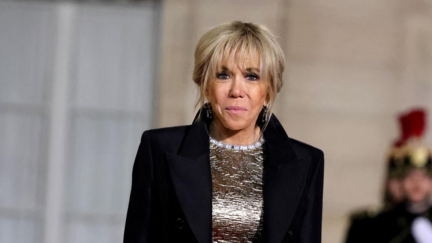 Brigitte-Macron-F-r-ein-Staatsdinner-zeigt-sie-sich-in-edlem-Gold