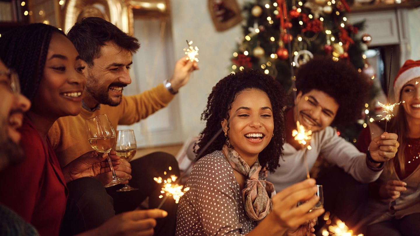 -Friendsmas-Weihnachten-mit-Freunden-statt-mit-der-Familie-Ja-bitte-