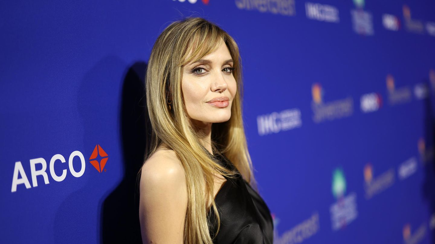 Pony-Comeback-Dem-Pony-aber-nicht-die-Frisur-feiert-auf-Angelina-Jolies-Haupt-Comeback