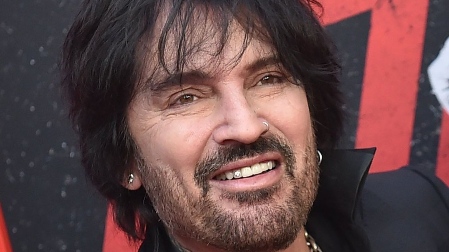 Tommy Lee: Rocker fordert Hilfe für Feuer-Opfer statt Platten-Promo