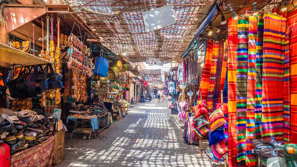 Auch Shopping-Fans werden in Marrakesh fündig – Beispielsweise hier auf dem Markt Jemaa el-Fna 