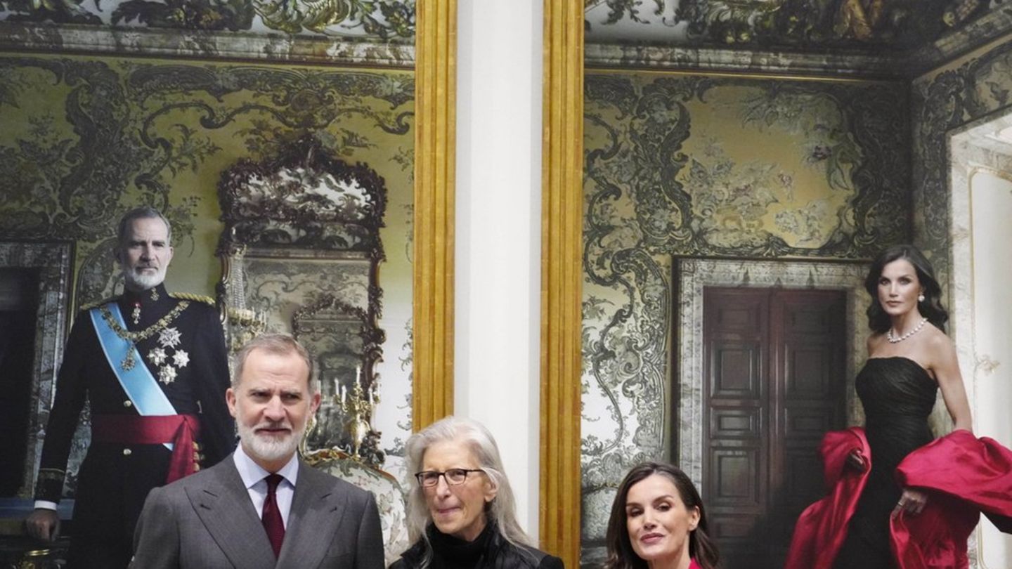 Felipe-und-Letizia-von-Spanien-Portr-t-Besuch-zusammen-mit-Fotografin-Annie-Leibovitz