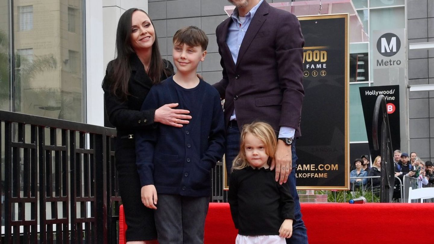 Stern auf dem Walk of Fame: Christina Ricci bekommt Unterstützung von ihrer Familie