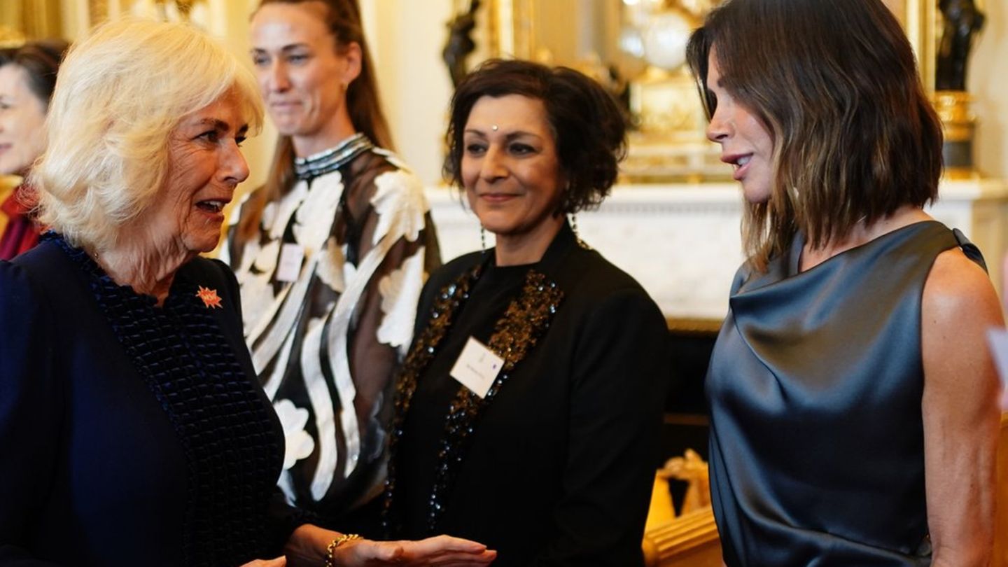 Königin Camilla zelebriert WOW-Jubiläum: Royaler Empfang für Victoria Beckham und weitere Stars