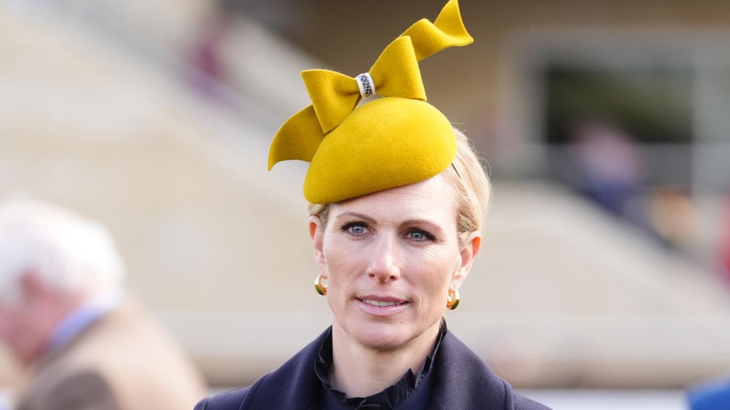 Echte Styleköniginnen: Die stilsichere Zara Tindall kommt in Cheltenham ins Straucheln