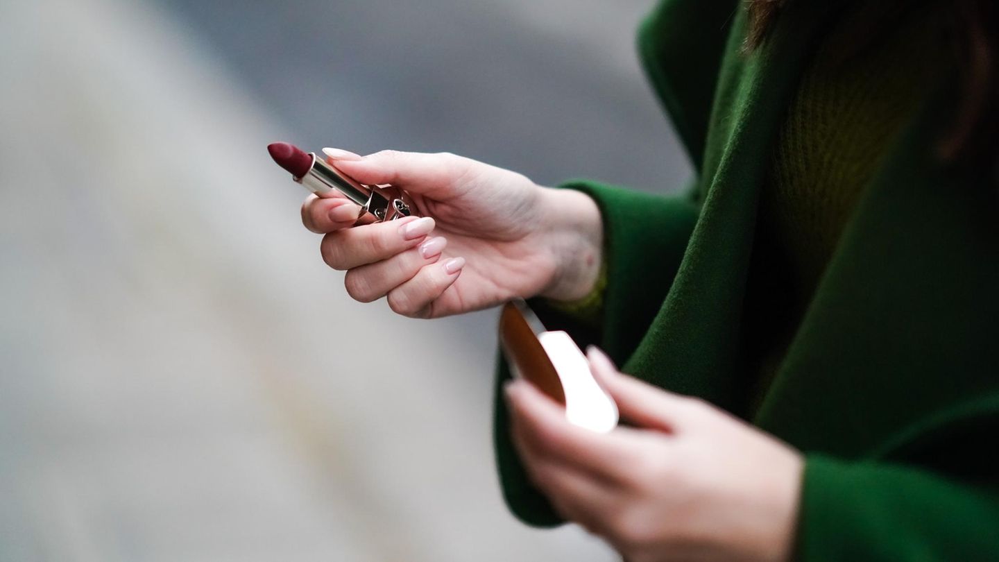 Jelly Nails: Darum ist dieser Nageltrend perfekt für den Frühling 2025